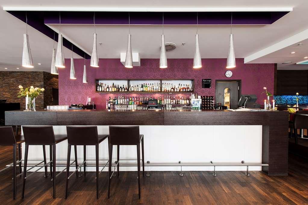 Four Monkeys Hotel Олесун Ресторант снимка