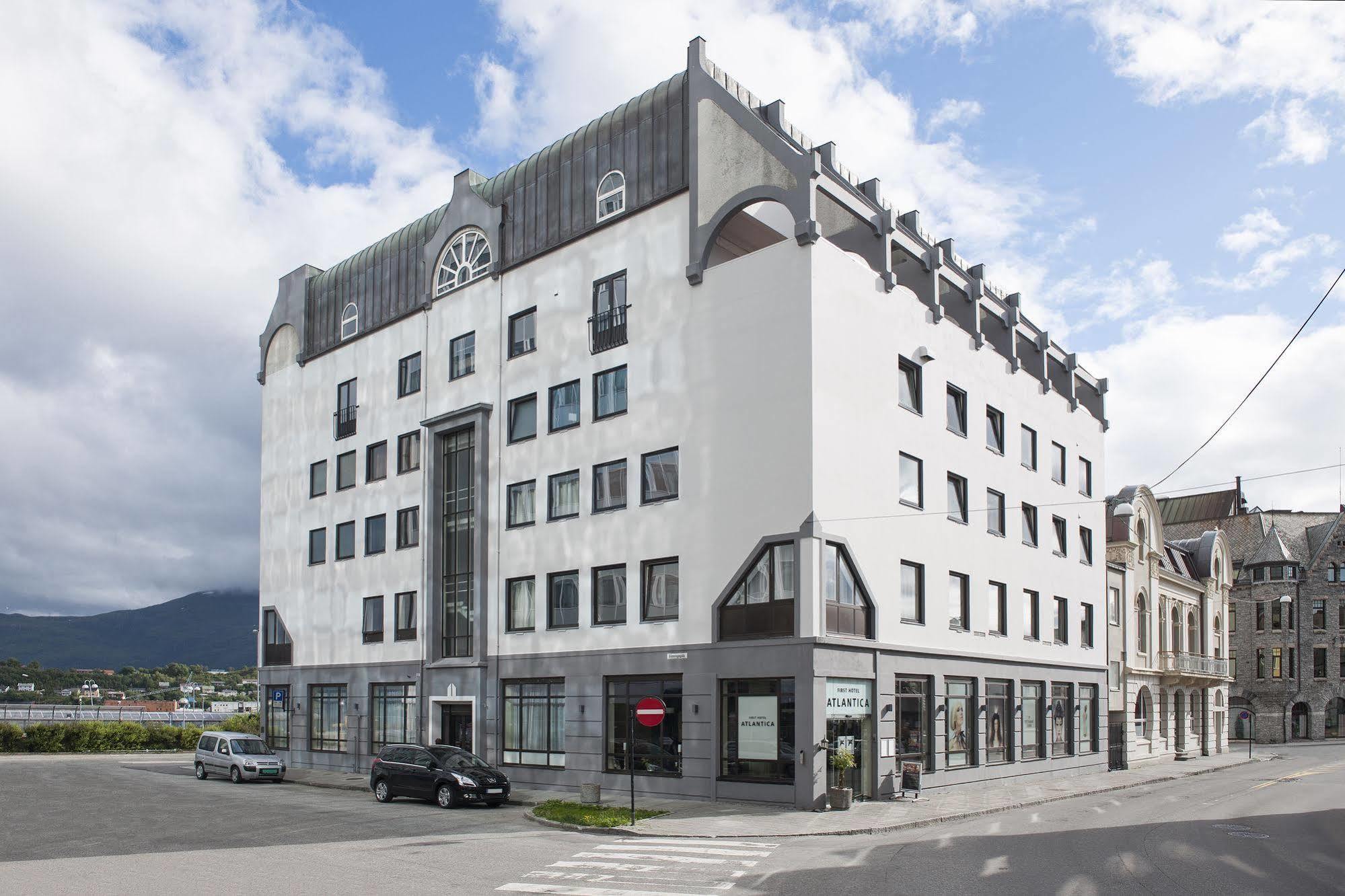 Four Monkeys Hotel Олесун Екстериор снимка