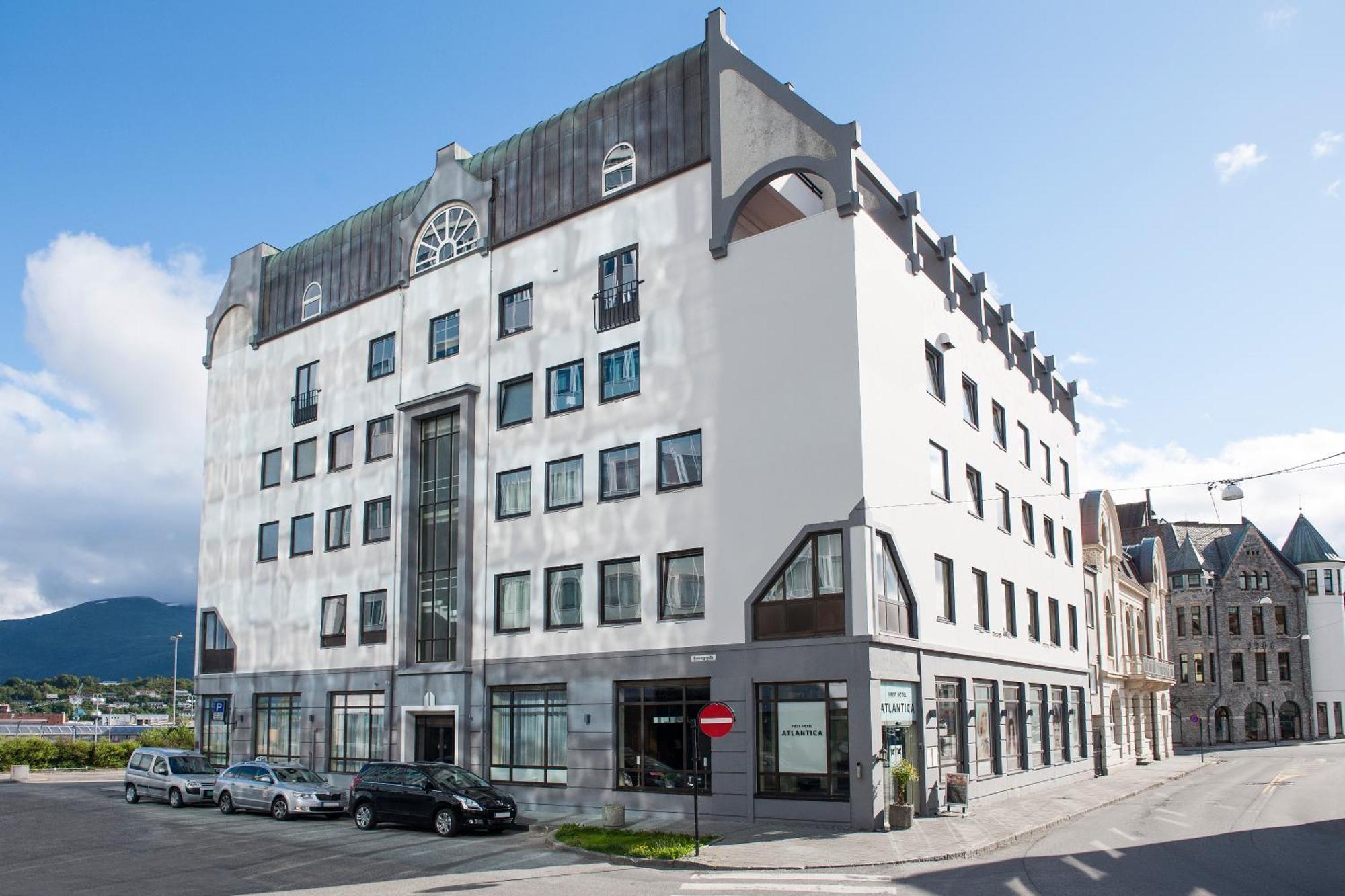 Four Monkeys Hotel Олесун Екстериор снимка